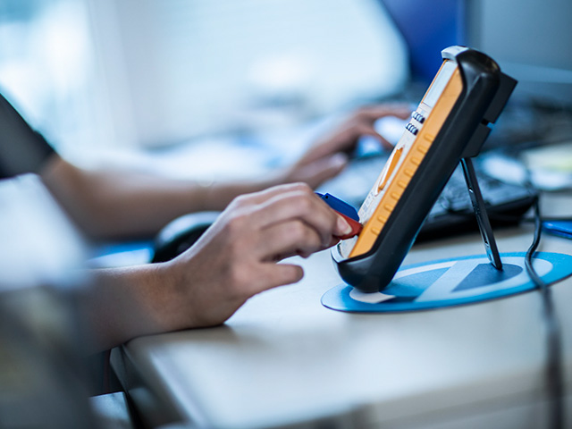 Kalibierung von ElektrischenMessgerätenundsamsgrögen